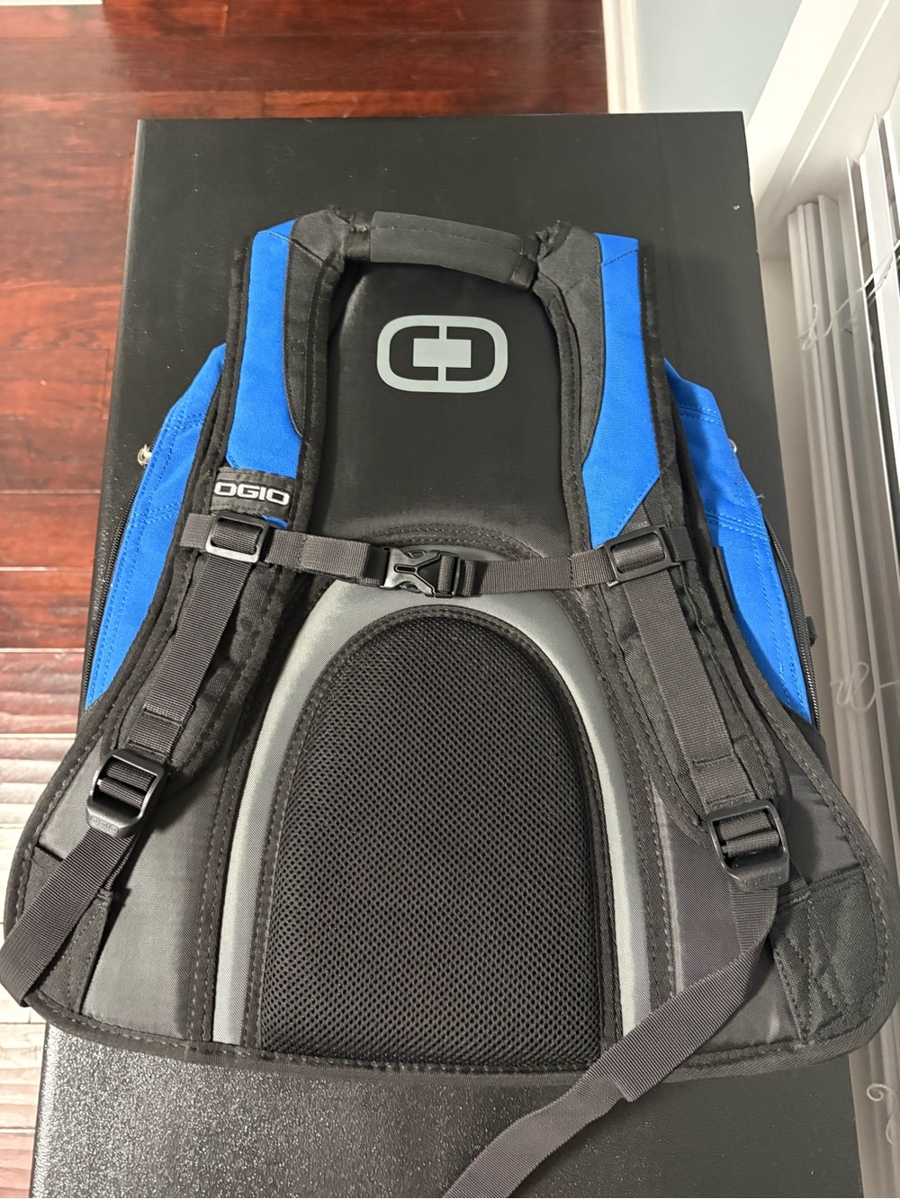 OGIO Tech Specs Fugitive Backpack Blue and Black Men's Backpack never used - Picture 10 of 10